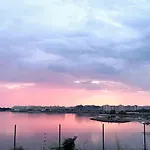 Marina Cape Surprise Ахелой